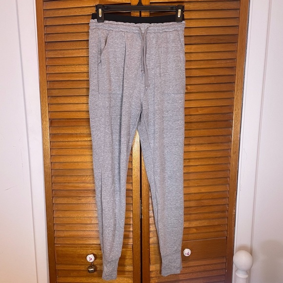 PINK Victoria’s Secret Grey Lounge Active Sweatpants Sz XS - Picture 1 of 7